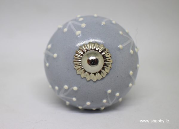 KOH00028 Round Grey Knob With Raised Pattern